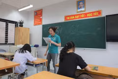 [Video] 'Áo xanh sư phạm' đồng hành cùng học sinh Thủ đô