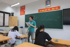 [Video] 'Áo xanh sư phạm' đồng hành cùng học sinh Thủ đô