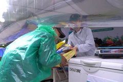 Đổi rác lấy thực phẩm: Ý tưởng sáng tạo để giảm ô nhiễm môi trường 