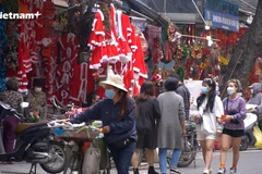 [Video] Thị trường đồ trang trí sôi động trước dịp lễ Giáng sinh