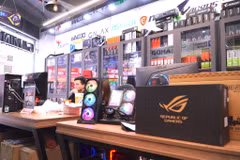 Nhiều mẫu laptop, card màn hình đang trong tình trạng cháy hàng, tăng giá cao. (Ảnh minh hoạ: Minh Hiếu/Vietnam+)