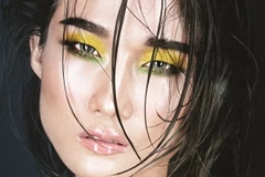 3 kiểu trang điểm trên làn da ẩm mướt ngự trị khắp sàn diễn