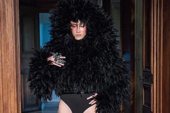 Những hình ảnh ấn tượng của Kha Mỹ Vân trên sàn diễn couture tại Paris.