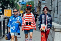 Những xu hướng thời trang "náo loạn" trên đường phố London