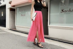 Váy xẻ tà khiến các tín đồ thời trang mê mẩn lúc chuyển mùa