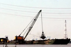 Thi công nạo vét luồng Soài Rạp giai đoạn 2. (Ảnh: Hoàng Hải/TTXVN)