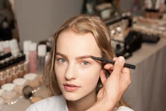 Năm kiểu làm đẹp mê hoặc từ tuần lễ thời trang Haute Couture