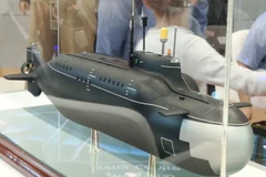 Mô hình tàu ngầm Piranha tại Triển lãm Hải quân quốc tế từ 1-5/7 ở St. Petersburg.