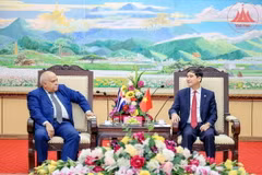 Bí thư Tỉnh ủy Vĩnh Phúc Dương Văn An tiếp Đại sứ Đặc mệnh toàn quyền nước Cộng hòa Cuba tại Việt Nam Orlando Nicolas Hernandez Guillen. (Ảnh: TTXVN phát)