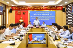 Quang cảnh buổi tiếp công dân tại điểm cầu UBND tỉnh Tuyên Quang. (Nguồn: báo Tuyên Quang)