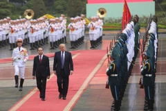 Sáng 12/ 11, lễ đón chính thức Tổng thống Hoa Kỳ Donald Trump thăm cấp Nhà nước tới Việt Nam đã được tổ chức trọng thể tại Phủ Chủ tịch. (Ảnh: Minh Sơn/Vietnam+)