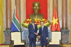 Chủ tịch nước Võ Văn Thưởng tiếp Phó Tổng thống Cộng hòa Nam Phi Paul Mashatile. (Ảnh: Minh Đức/TTXVN)