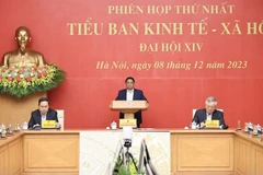 Thủ tướng Phạm Minh Chính chủ trì Phiên họp thứ nhất Tiểu ban Kinh tế-Xã hội Đại hội XIV của Đảng. (Ảnh: Dương Giang/TTXVN)