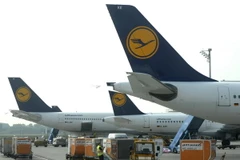 Nhân viên Hãng Lufthansa đình công tại sân bay ở Frankfurt am Main ngày 6/11. (Nguồn: AFP/TTXVN)