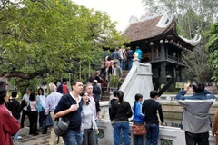 Du khách quốc tế tham quan Hà Nội. (Nguồn: TTXVN)