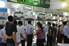 Thị trường điện máy TP HCM bắt đầu sôi động bước vào mùa nóng