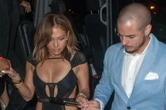 Jennifer Lopez xuất hiện nóng bỏng tại hộp đêm Oak ở New York. (Nguồn: mirror.co.uk)