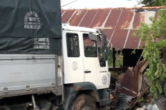 Hiện trường một vụ xe tải lao vào nhà dân. Ảnh minh họa. (Nguồn: TTXVN)