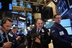 Thị trường chứng khoán Mỹ đảo chiều sau hai phiên mất điểm 