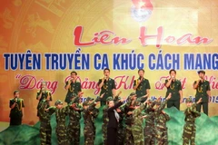  Tiết mục văn nghệ đến từ Đội Tỉnh Đoàn Thừa Thiên-Huế tại Liên hoan. (Ảnh: Dung Dung/TTXVN)