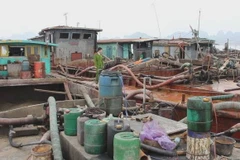 Phạt hơn 300 triệu đồng đối với chủ 12 phương tiện hút cát trái phép