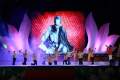 Hoành tráng chương trình nghệ thuật "Ngàn hoa dâng Bác" 