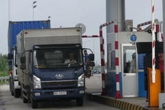 Một chiếc xe chở hàng quá tải. (Ảnh: Hoàng Hải/TTXVN)