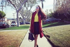 Người đẹp Việt khuấy động đường phố với trang phục rực rỡ