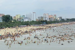 Bãi biển Sầm Sơn, một trong những điểm đến hấp dẫn khách du lịch. (Ảnh: Quang Quyết/TTXVN)