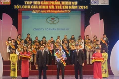 Các doanh nghiệp lọt Tốp 100 sản phẩm, dịch vụ tốt nhất cho gia đình và trẻ em năm 2014. (Nguồn: moit.gov.vn)