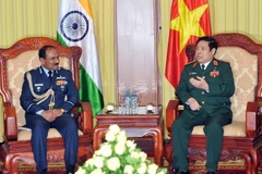 Đại tướng Phùng Quang Thanh tiếp Đại tướng Arup Raha.(Ảnh: Trọng Đức/TTXVN)