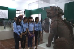 Triển lãm hình tượng sư tử và nghê trong điêu khắc cổ Việt Nam