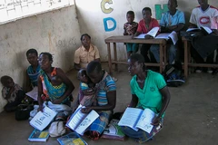Một lớp học xóa mù chữ ở Mozambique. (Nguồn: unesco.org)