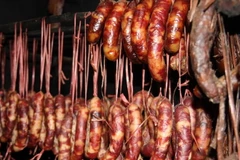 Lạp xường Mường Khương gói trọn hương vị núi rừng Tây Bắc