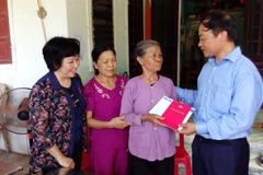 Thăm và tặng quà các gia đình liệt sỹ TTXVN tại Nghệ An, Hà Tĩnh