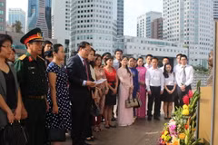 Sứ quán Việt Nam tại Singapore và Anh kỷ niệm ngày thành lập Đảng