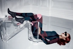 Ngắm "quý cô" Rihanna quyến rũ khác lạ trên Dior Magazine 