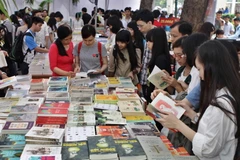 Triển lãm gần 10.000 sách, tư liệu chủ đề “Đất nước thống nhất”