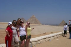 Đồng ruble mất giá, Ai Cập miễn phí thị thực cho du khách Nga