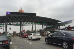 Phương tiện lưu thông qua trạm thu phí BOT Pháp Vân-Cầu Giẽ. (Ảnh: Việt Hùng/Vietnam+)