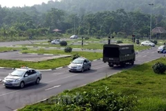 Sa hình sát hạch thực hành của một trung tâm đào tạo, sát hạch lái xe. (Ảnh: Huy Hùng/Vietnam+)