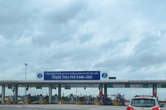 Phương tiện lưu thông trên tuyến cao tốc Nội Bài-Lào Cai. (Ảnh: Việt Hùng/Vietnam+)