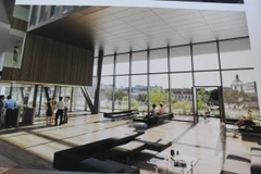 Tòa nhà được thiết kế bằng các lớp tường kính trong suốt để có thể quan sát được khung cảnh toàn thành phố Paris. (Ảnh: Hùng Võ/Vietnam+)