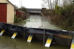 Mưa lũ kỷ lục tiếp tục tàn phá nước Anh, đe dọa Pháp