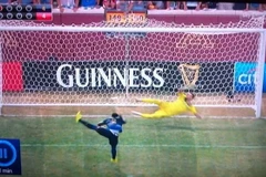 Cú đá phạt 11m "thảm họa" khiến Manchester City phải ôm hận