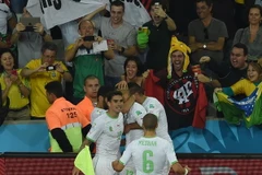 Algeria đi vào lịch sử, Nga và Hàn Quốc chia tay cay đắng