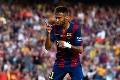 Neymar lập hat-trick để trở lại cuộc đua với Gareth Bale