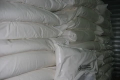 Phát hiện 45 tấn phụ gia khoan cọc nhồi bêtông giả