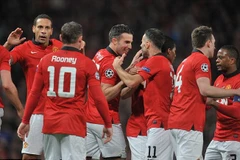 Moyes hâm nóng derby thành Manchester, Real kiện trọng tài