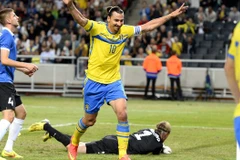 [Video] "Siêu phẩm" đánh gót giúp Ibrahimovic đi vào lịch sử